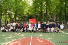 学院带领、教师代表取来自深圳、上海的十余位